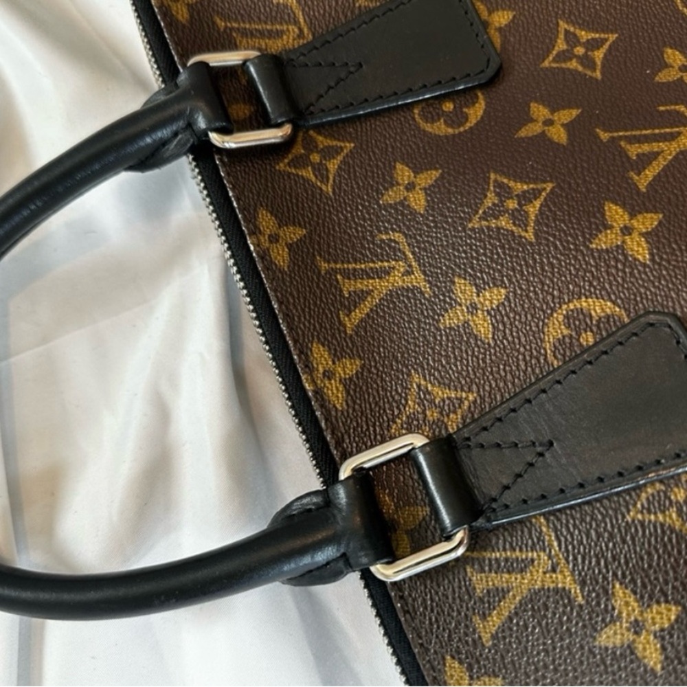Louis Vuitton bag - Picture 8 of 9